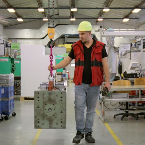 Seřizovač/ka vstřikolisů - NÁBOROVÝ PŘÍSPĚVEK 20.000 Kč